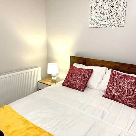 Comfy Studio Flat And Workspace Near Ashton-U-Lyne Station Stalybridge Eksteriør billede