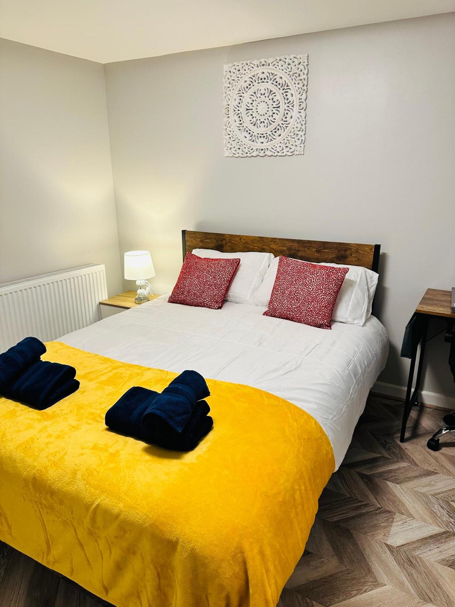 Comfy Studio Flat And Workspace Near Ashton-U-Lyne Station Stalybridge Eksteriør billede
